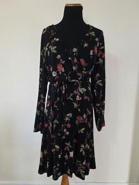 Reitmand Black Floral Wrap Dress with Tie Waist Size L